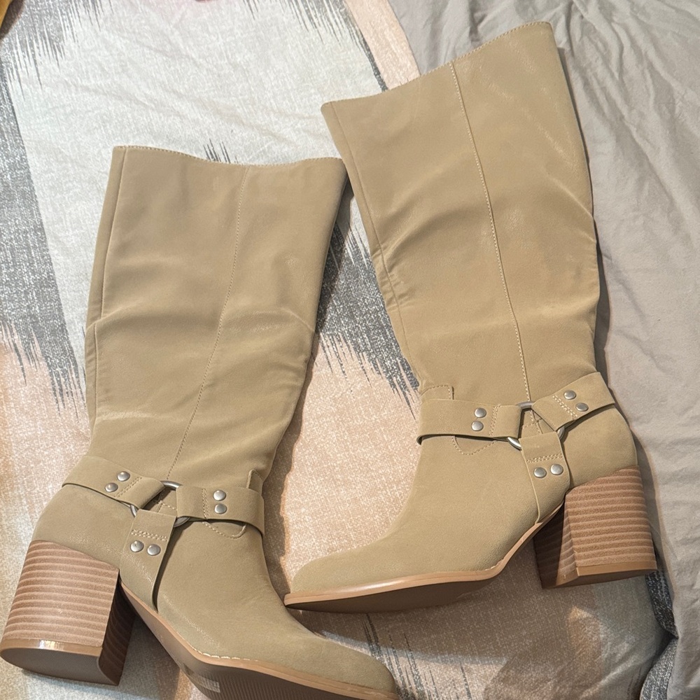 Pink Lily Tan Heeled Boots